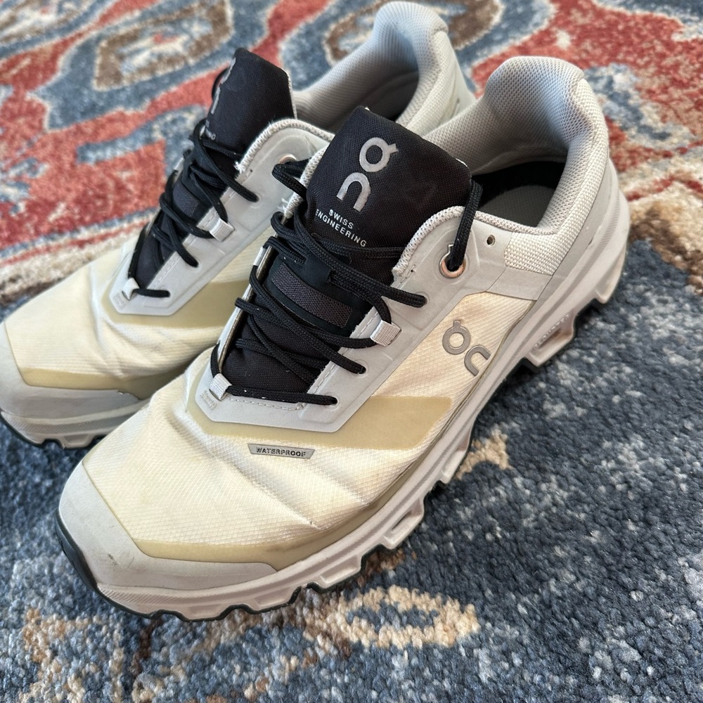 On Running Men's Athletic Shoes - Black and Cream